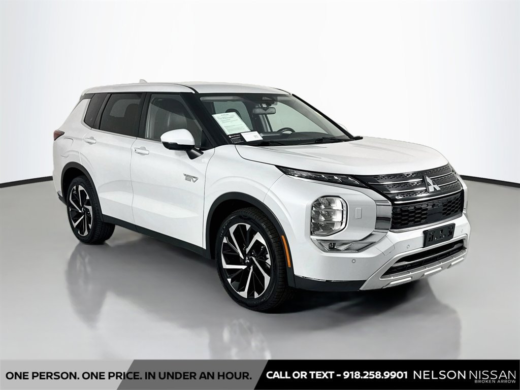 Used 2023 Mitsubishi Outlander Ralliart AWD/4WD image 3