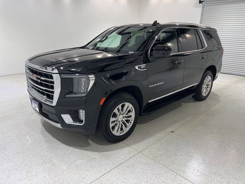 Used 2023 GMC Yukon SLT image 1