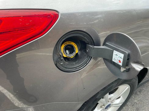 Used 2014 Ford Focus SE image 45