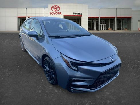 Certified 2025 Toyota Corolla SE FWD image 3