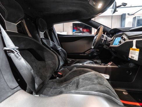 Used 2019 Ford GT image 25