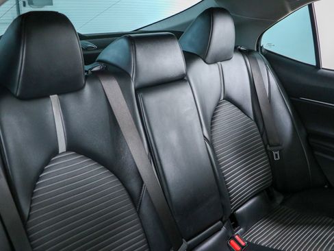 Used 2022 Toyota Camry SE FWD image 27