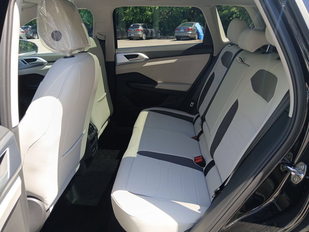 New 2026 Volkswagen Taos SE AWD/4WD image 24