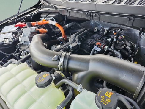 New 2025 Ford F150 Lariat w/ Equipment Group 502A High image 21