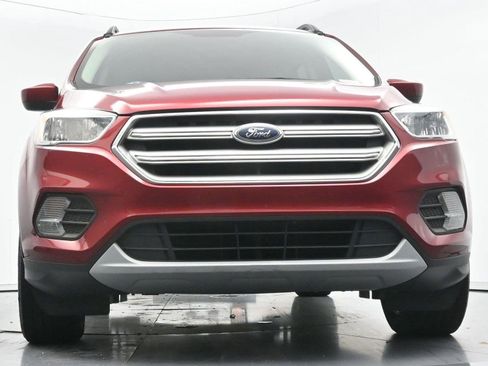 Used 2018 Ford Escape SE w/ SE Sync 3 Package FWD image 40