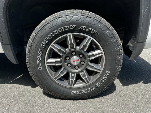 Used 2024 GMC Sierra 1500 AT4 AWD/4WD image 32