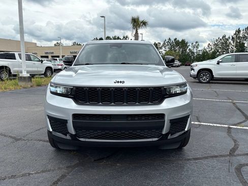 Used 2021 Jeep Grand Cherokee L Laredo AWD/4WD image 2
