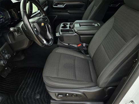 Used 2025 Chevrolet Silverado 2500 LT w/ Convenience Package image 25