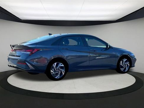 New 2025 Hyundai Elantra Sport image 8