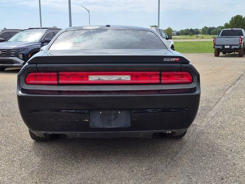 Used 2009 Dodge Challenger SRT8 w/ SRT Option Group II RWD image 4