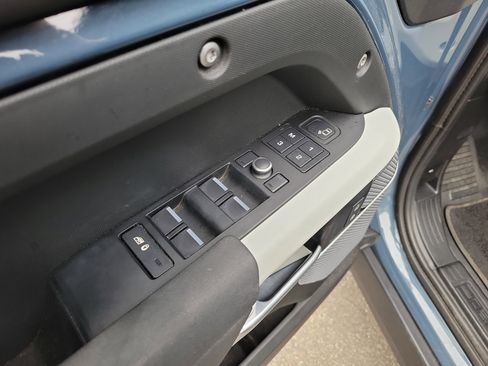 Used 2020 Land Rover Defender 110 SE image 22