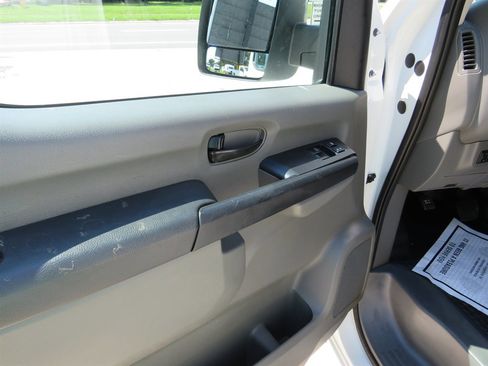 Used 2020 Nissan NV 2500 S image 11