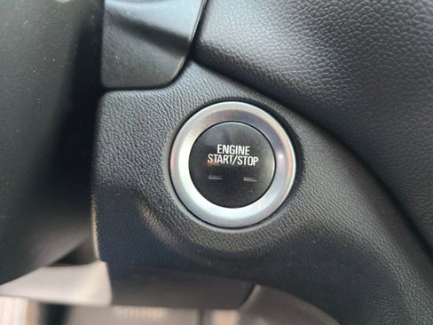 Used 2020 Chevrolet Equinox LT image 36