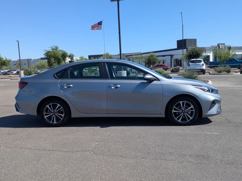 Used 2024 Kia Forte LXS FWD image 6
