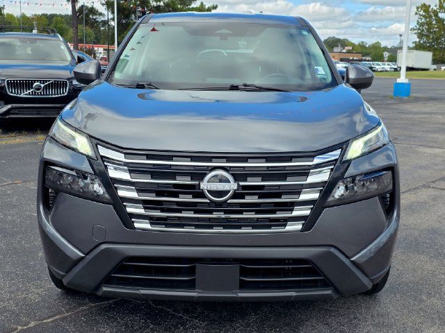 Used 2025 Nissan Rogue SV AWD/4WD image 4