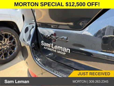 New 2025 Jeep Grand Cherokee Limited w/ Black Appearance Package image 10