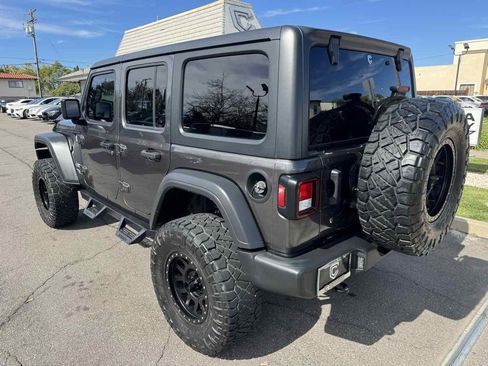 Used 2019 Jeep Wrangler Unlimited Sport S image 3