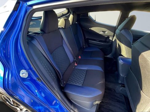 Used 2020 Toyota C-HR XLE FWD image 26