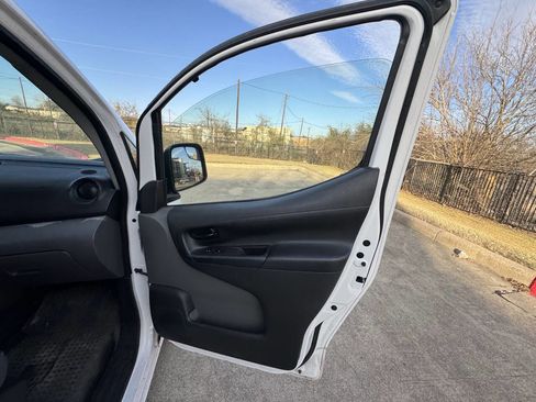 Used 2019 Nissan NV200 S w/ Cruise Control Package image 15