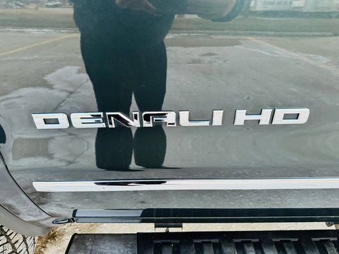 Used 2019 GMC Sierra 2500 Denali w/ Duramax Plus Package image 9