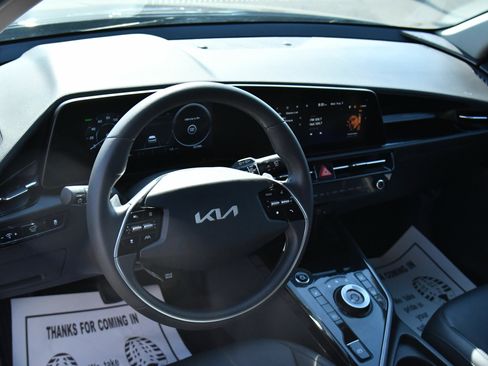 Used 2025 Kia Niro Wind FWD image 16