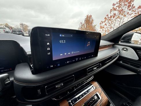 Used 2025 Lincoln Aviator Black Label image 19