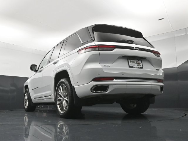 Used 2023 Jeep Grand Cherokee Summit w/ Adv Protech Group IV AWD/4WD image 22