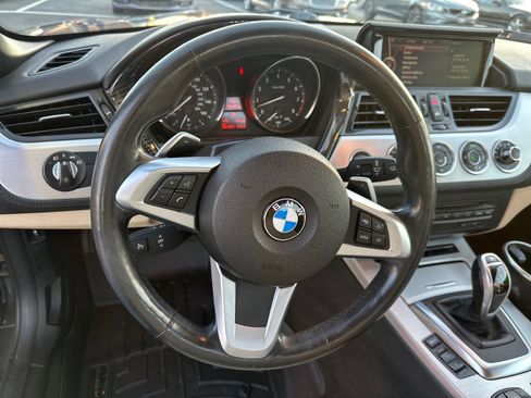 Used 2015 BMW Z4 sDrive35i image 17