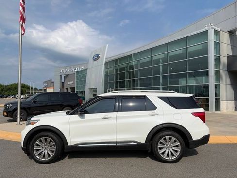 Used 2020 Ford Explorer Limited AWD/4WD image 2
