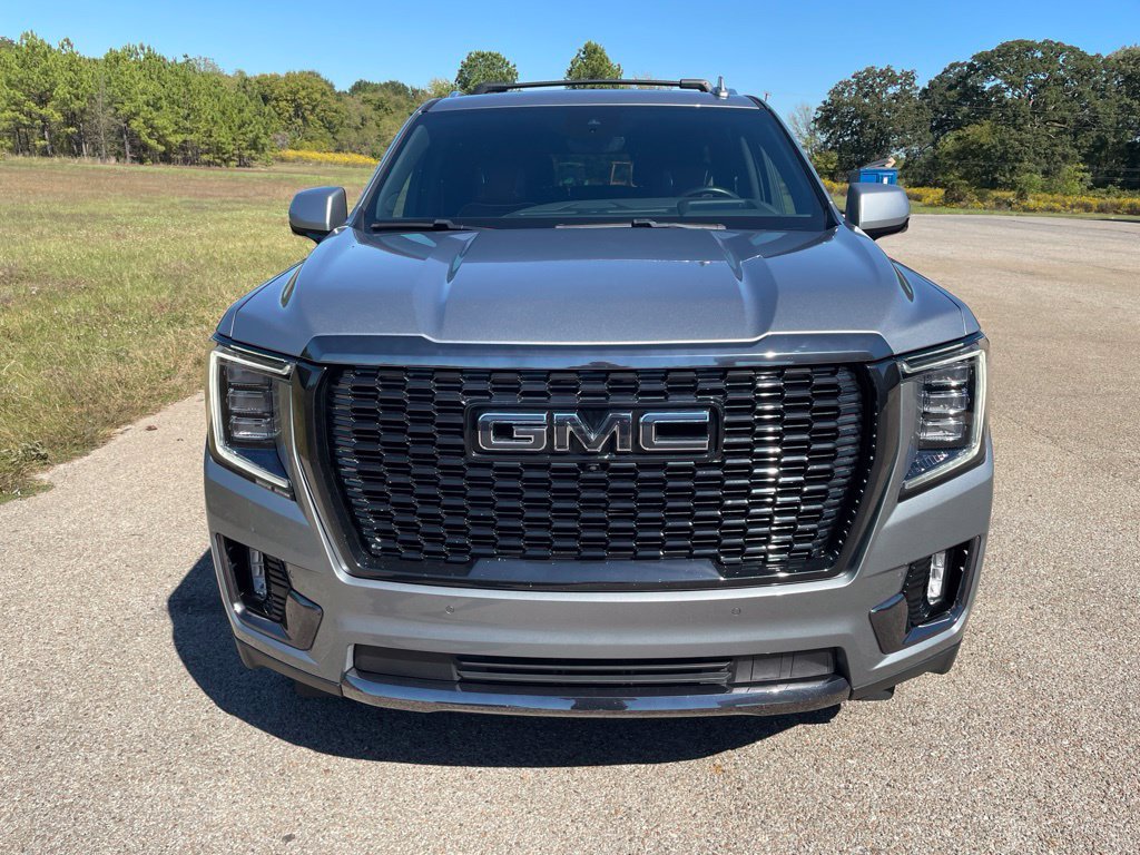 Used 2023 GMC Yukon Denali Ultimate AWD/4WD image 10