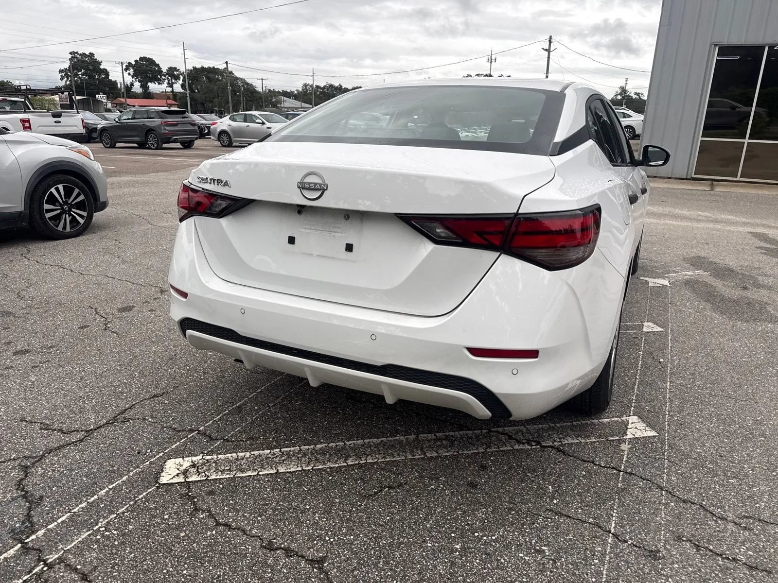 Used 2025 Nissan Sentra S FWD image 8