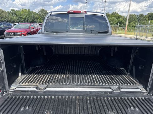 Used 2020 Nissan Frontier SV w/ SV Utility Package RWD image 8
