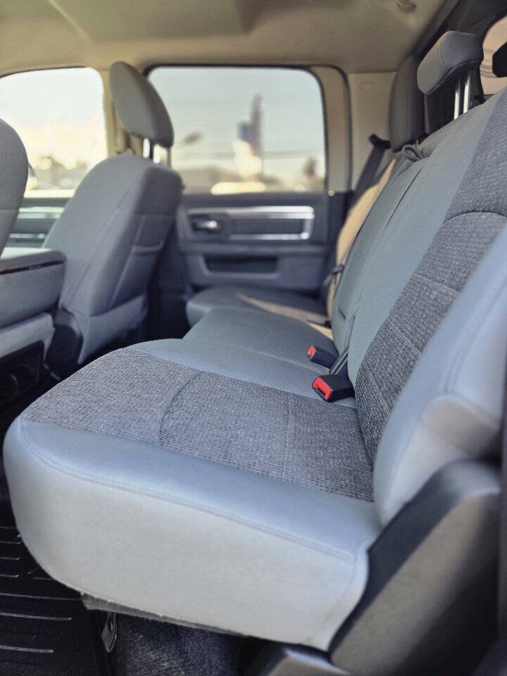 Used 2017 RAM 1500 Big Horn RWD image 39