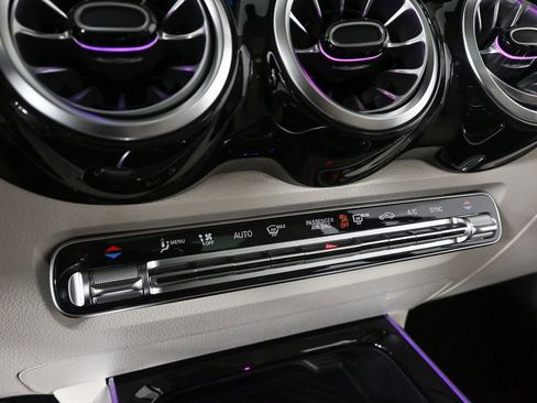 New 2026 Mercedes-Benz GLB 250 image 14