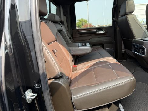 Used 2025 GMC Sierra 2500 Denali w/ Denali Reserve Package AWD/4WD image 27