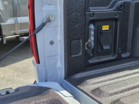 New 2025 Ford Maverick Lariat w/ Black Appearance Package image 15