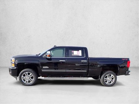 Used 2018 Chevrolet Silverado 2500 High Country w/ Duramax Plus Package image 2