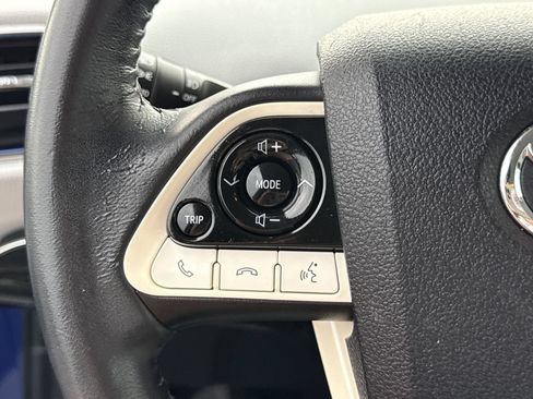 Used 2018 Toyota Prius Four Touring w/ Premium Convenience Package FWD image 32
