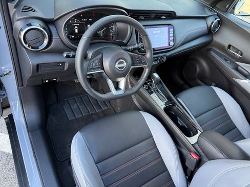 Used 2023 Nissan Kicks SR w/ SR Premium Package FWD image 13