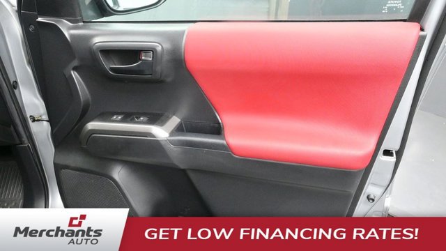 Used 2022 Toyota Tacoma SR5 AWD/4WD image 10