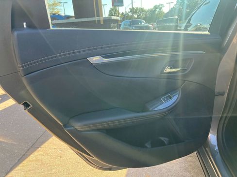 Used 2019 Chevrolet Impala LT image 14