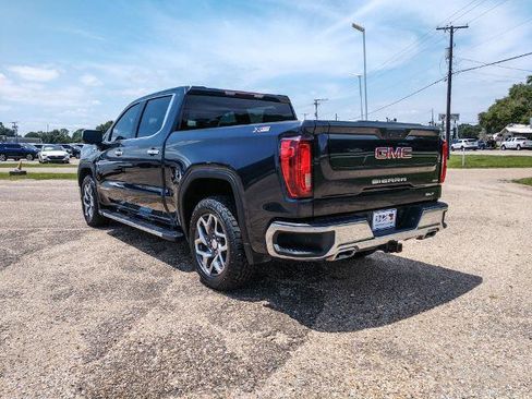 Used 2023 GMC Sierra 1500 SLT w/ SLT Premium Package AWD/4WD image 3