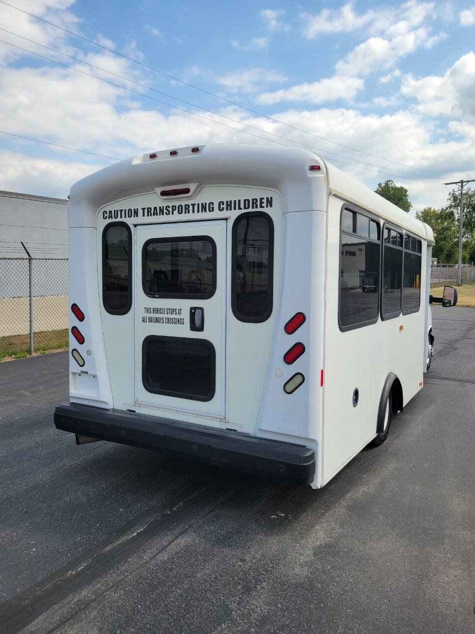 Used 2015 Chevrolet Express 4500 w/ Shuttle Bus Package RWD image 7