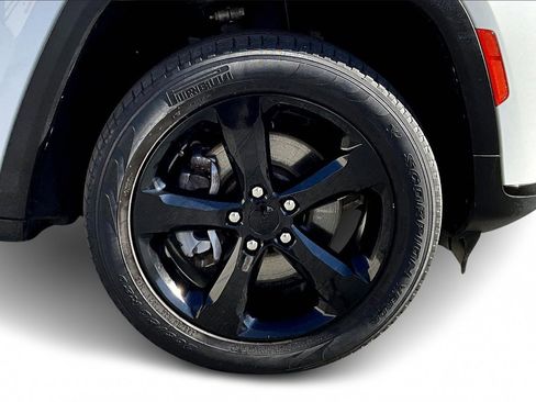 Used 2023 Jeep Grand Cherokee L Limited w/ Black Appearance Package image 34