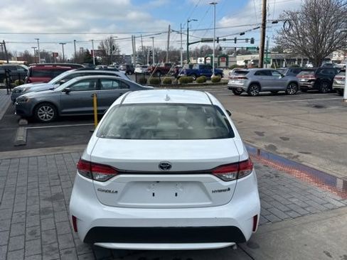 Used 2021 Toyota Corolla LE image 13