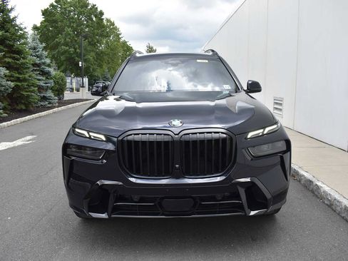 Used 2026 BMW X7 xDrive40i w/ M Sport Package AWD/4WD image 2