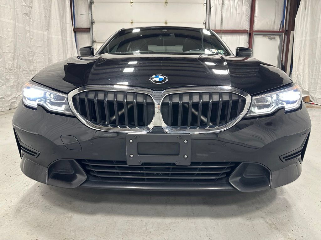 Used 2022 BMW 330i xDrive Sedan AWD/4WD image 2