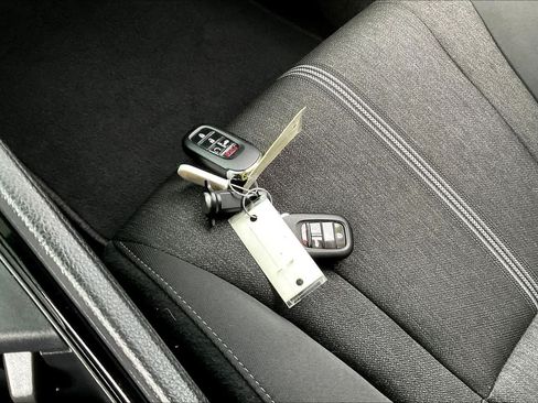 Used 2025 Honda Accord Sport image 29