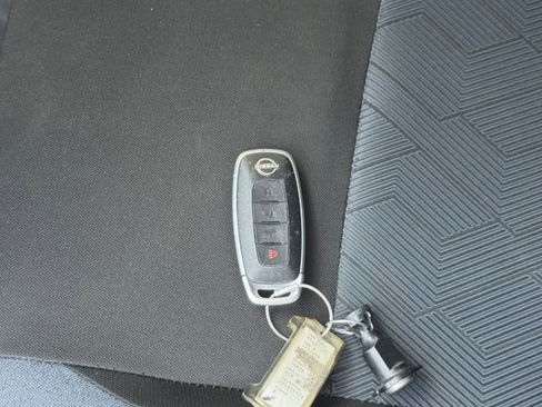 Used 2025 Nissan Versa SV image 21