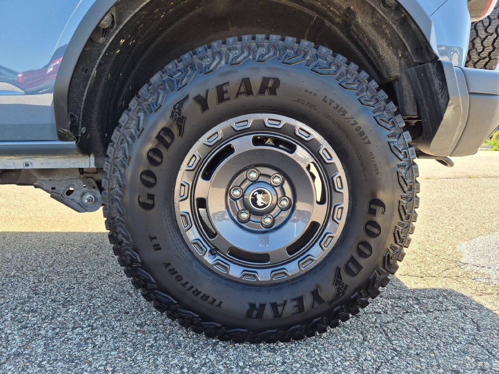 Certified 2025 Ford Bronco Badlands AWD/4WD image 11